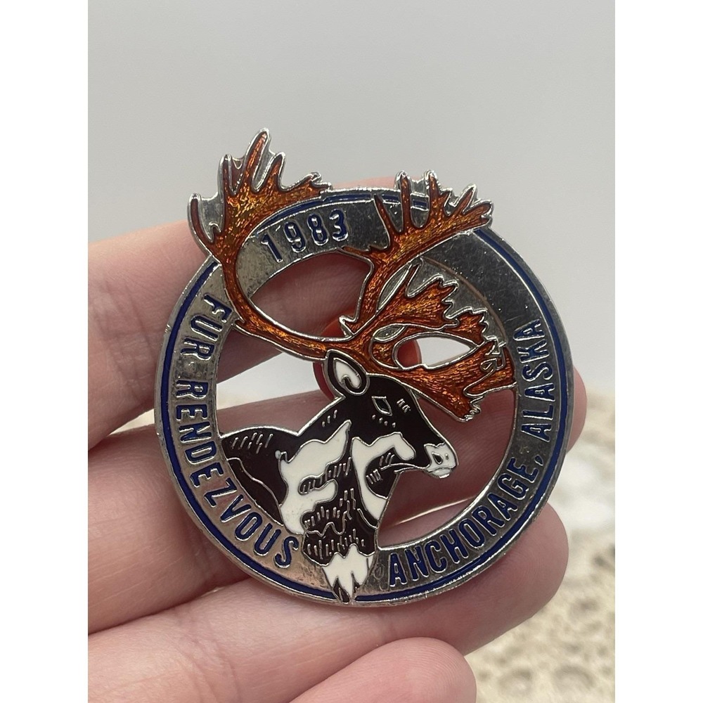 Vintage 1983 Anchorage Alaska Fur Rondy Rendezvous Pin / Pendant - Caribou